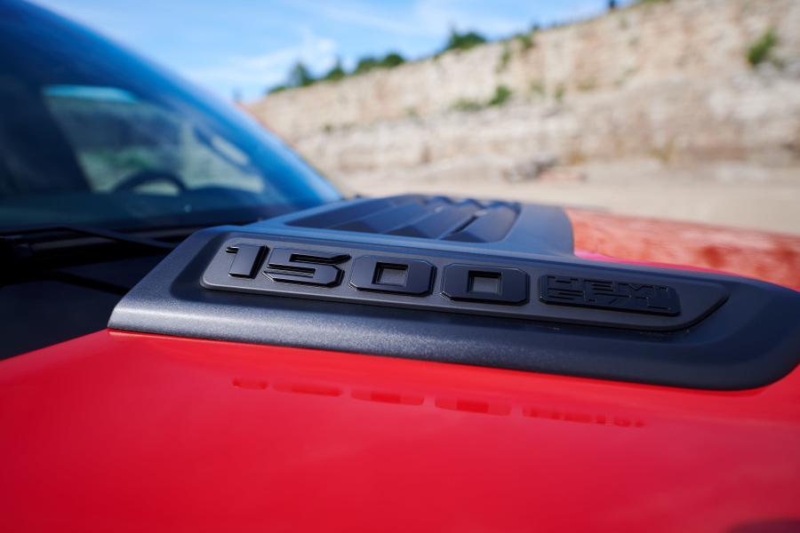 Детали экстерьера Ram 1500 Sport Crew Cab (DT) 2018 года  (CA) (фото 28 из 40)